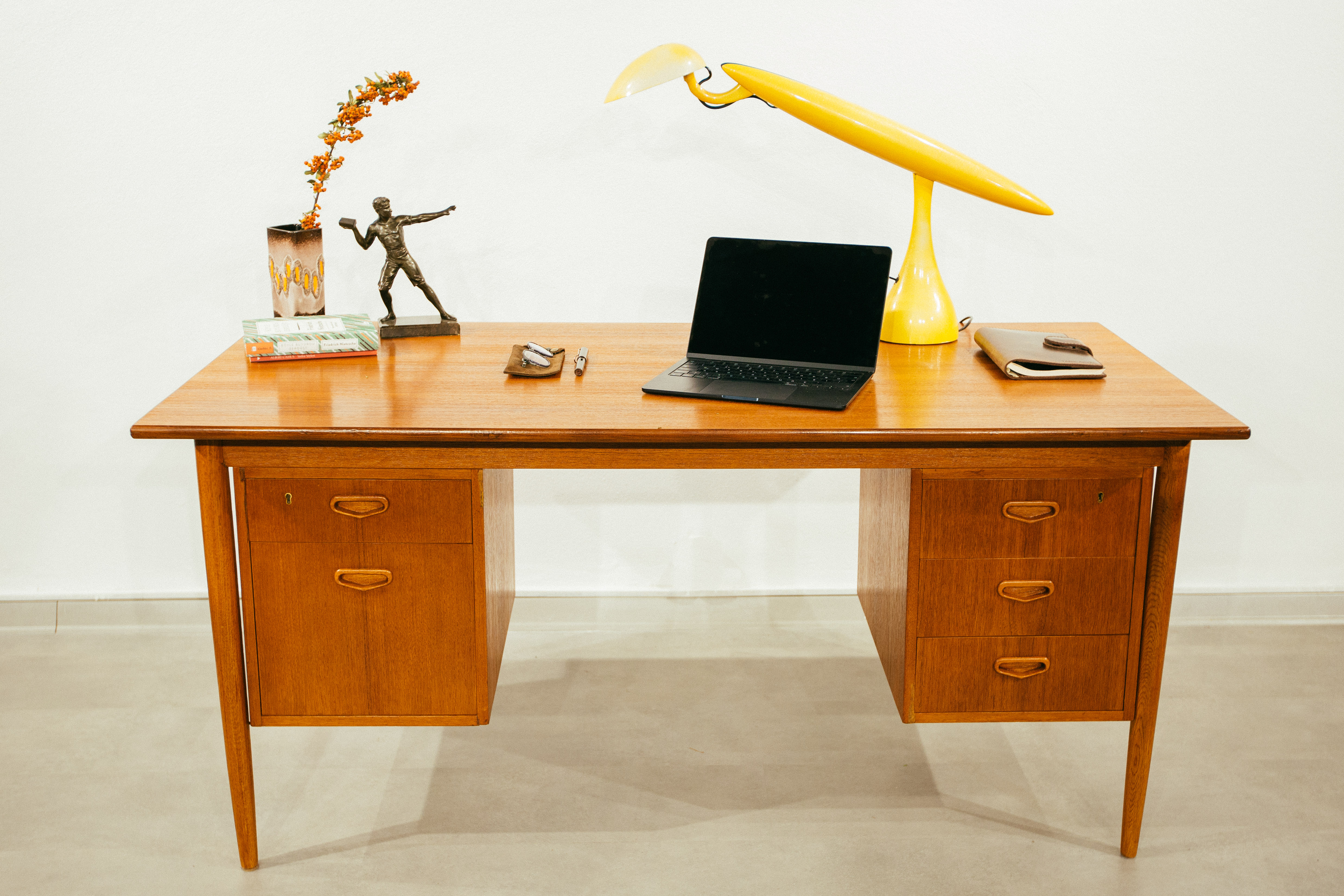 H.P. Hansen Danish Modern Teak yazı masası 